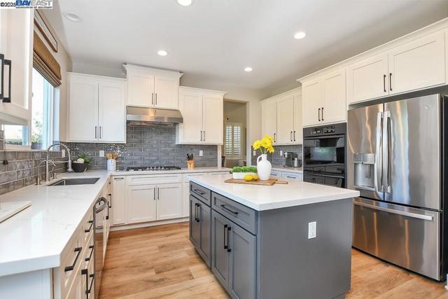 632 Dickinson Ct, Discovery Bay CA: https://media.crmls.org/mediaz/45e07d9e-23ae-41c5-972b-f1043a0e9c03.jpg