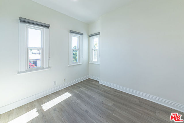 801 N Alexandria Avenue, Los Angeles CA: https://media.crmls.org/mediaz/45e0e7d2-6098-40c6-8ac4-1002d31cafaf.jpg