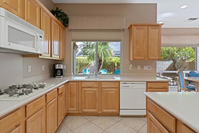 78776 Tamarisk Flower Drive, Palm Desert CA: https://media.crmls.org/mediaz/45e19a94-89f2-4842-92bb-072435cf633e.jpg