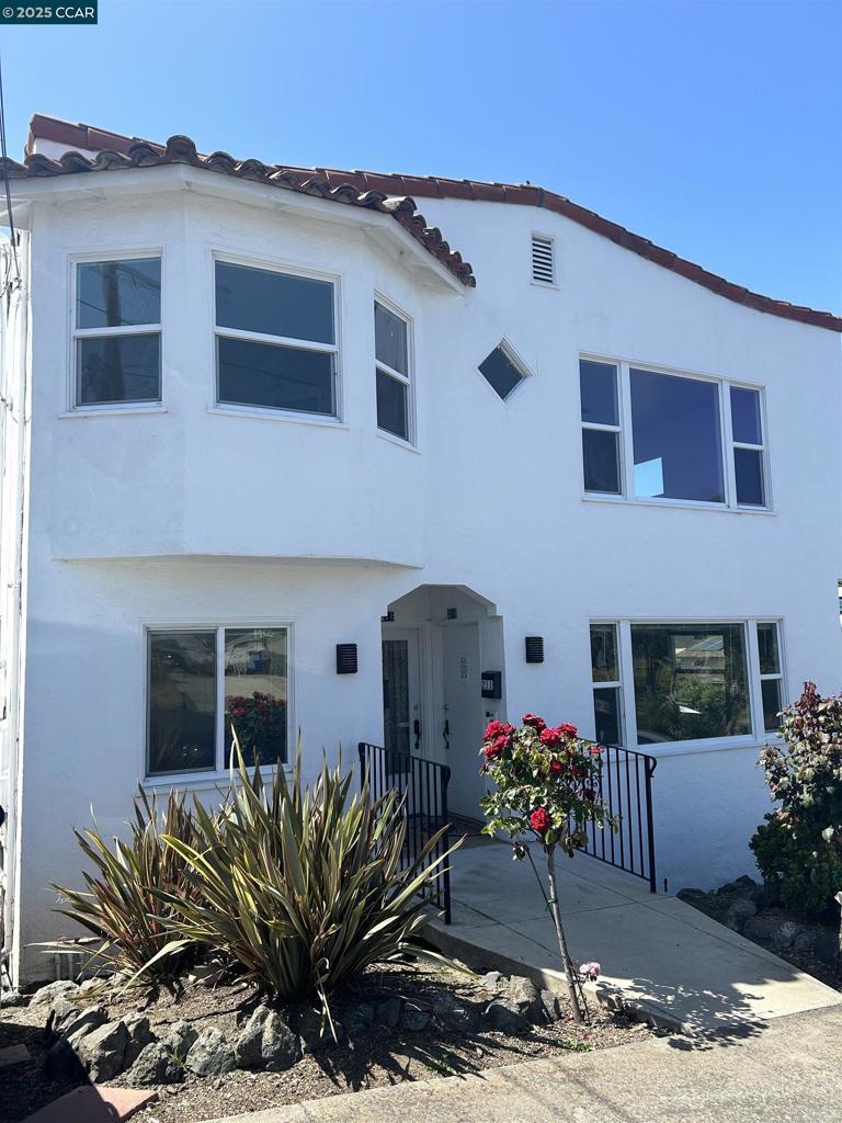 211 2nd Street