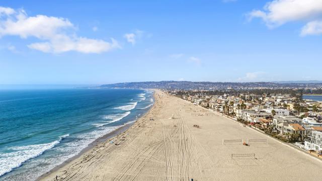 2623 Ocean Front Walk, San Diego CA: https://media.crmls.org/mediaz/45e232d3-5c38-4df0-a07a-da9b833ad6f1.jpg