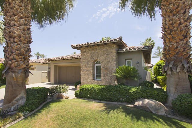 56588 S Palms Drive, La Quinta CA: https://media.crmls.org/mediaz/45e2630b-c32b-490b-adde-21b9c48b5846.jpg