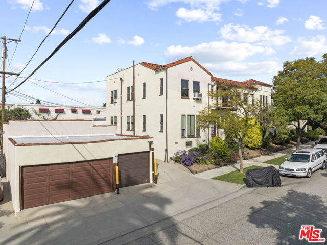1542 East Broadway photo 5