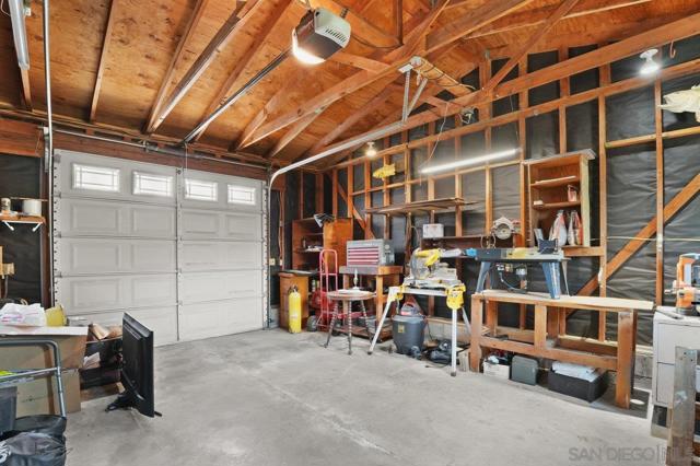 4386 Niagara Ave, San Diego CA: https://media.crmls.org/mediaz/45e2ba06-75db-46f4-93fe-9df437c2193a.jpg