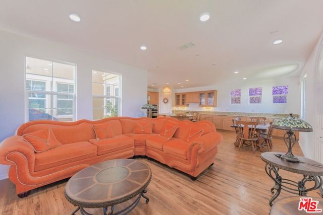 1324 Donegal Way photo 7