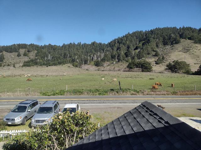 5520 S Highway 1,  CA: https://media.crmls.org/mediaz/45e32678-0928-4dc3-8738-b0e579662374.jpg