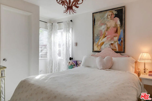19544 Bowers Drive, Topanga CA: https://media.crmls.org/mediaz/45e33e9d-212d-4466-8ae9-dcf8cca08274.jpg