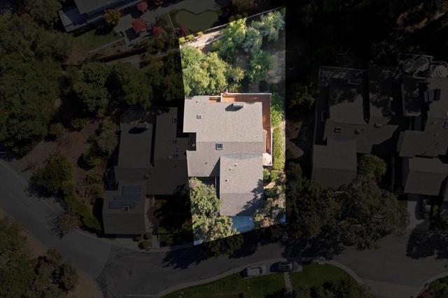1360 Trinity Drive, Menlo Park CA: https://media.crmls.org/mediaz/45e34b4c-a146-479a-a366-d44542ad9e14.jpg
