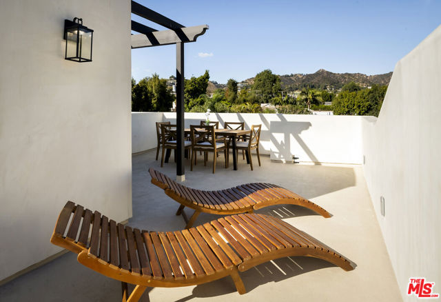 1203 N Vista Street, West Hollywood CA: https://media.crmls.org/mediaz/45e3a26b-76c6-4384-9faf-eb354c03e99a.jpg