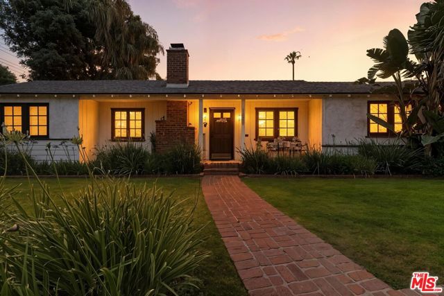 14253 Collins Street, Los Angeles CA: https://media.crmls.org/mediaz/45e43cde-f257-4c2e-b66b-49aee4ff7558.jpg