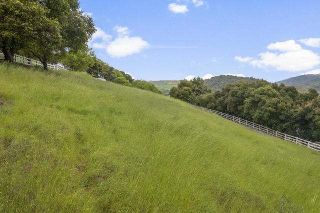 14205 Shannon Road, Los Gatos CA: https://media.crmls.org/mediaz/45e4a6ea-fa48-49af-a59c-dad5cd43a556.jpg