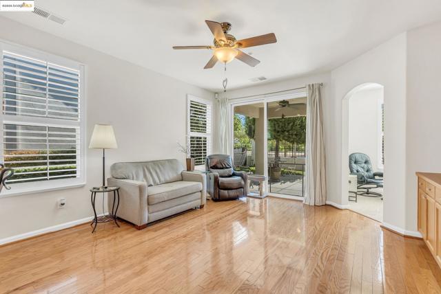 1185 BACCHINI LANE, Brentwood CA: https://media.crmls.org/mediaz/45e4c47c-8b3b-402c-8476-da21491d836d.jpg