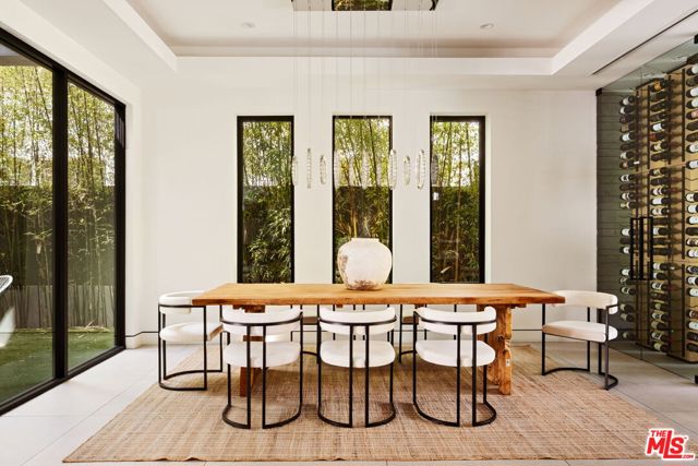 816 N Stanley Avenue, Los Angeles CA: https://media.crmls.org/mediaz/45e4db55-c68c-452c-8878-3770290d0583.jpg