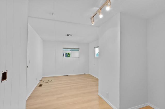 7 Seashell Circle, Half Moon Bay CA: https://media.crmls.org/mediaz/45e559dc-b530-40fa-ab0e-77c0ad717c0d.jpg