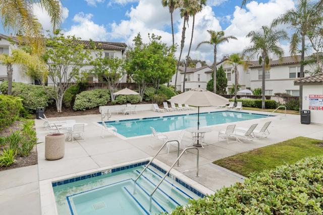 3767 Carmel View Rd #4, San Diego CA: https://media.crmls.org/mediaz/45e5aaa6-2e7f-4d54-8a01-cdfd79395d76.jpg