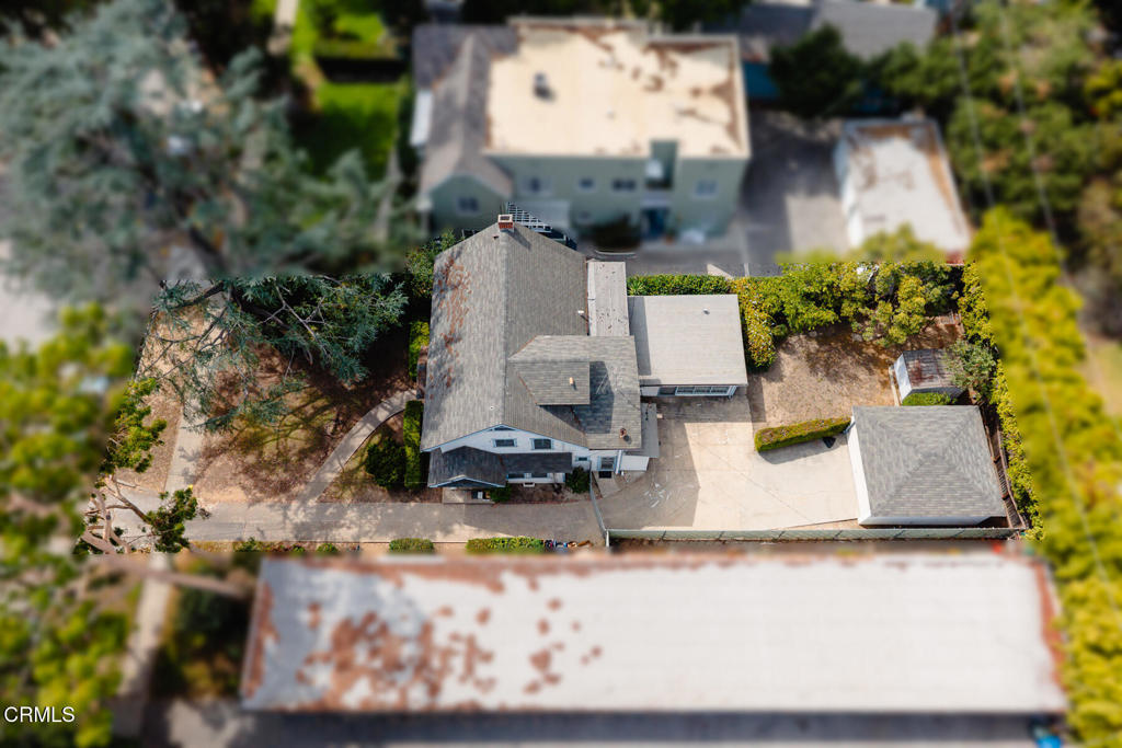https://media.crmls.org/mediaz/45e5e371-1e9e-4f67-8c86-84ae6550d16d.jpg?preset=X-Large