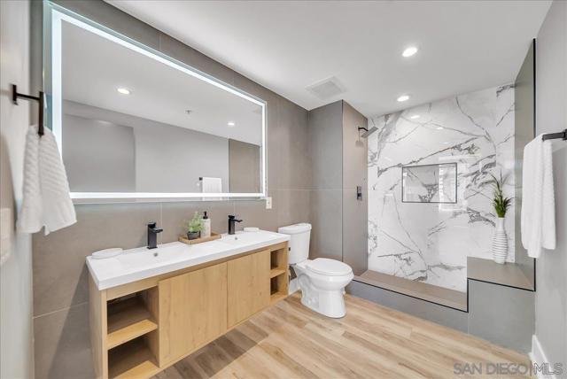 645 Front St, San Diego CA: https://media.crmls.org/mediaz/45e6186c-c133-4ea7-b5da-471023bde640.jpg