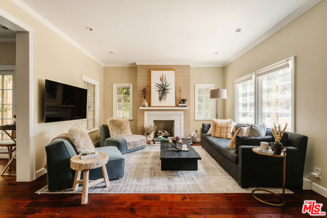 831 S Stanley Avenue, Los Angeles CA: https://media.crmls.org/mediaz/45e6743b-ca4c-496a-a6bc-81d7ab506c44.jpg