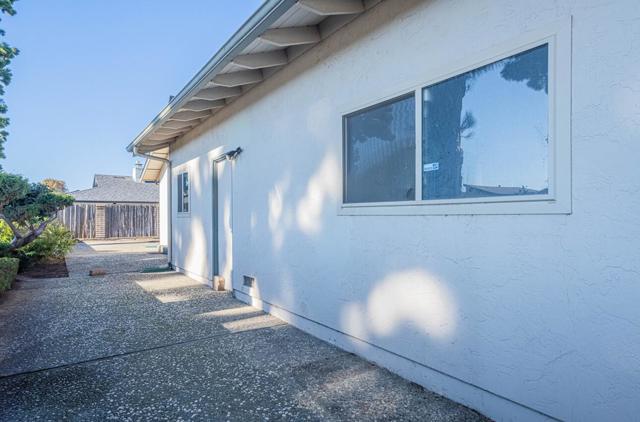 1007 Driftwood Place, Salinas CA: https://media.crmls.org/mediaz/45e69d8e-defb-4b7d-87cd-7470eecce85c.jpg