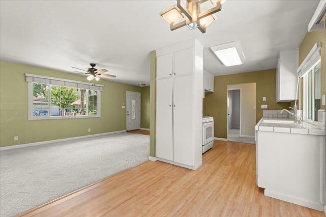 1239 Swaner Drive, Gilroy CA: https://media.crmls.org/mediaz/45e710fb-de51-4707-b625-73df05e8aa47.jpg