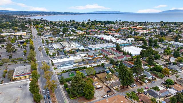 1610 Bulb Avenue, Santa Cruz CA: https://media.crmls.org/mediaz/45e929b5-e843-4b01-9f5c-22c0bc2f4730.jpg