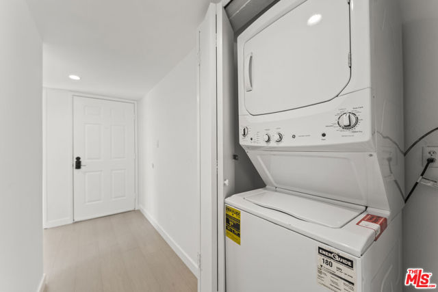 712 Pacific Street, Santa Monica CA: https://media.crmls.org/mediaz/45e9313f-4df1-4169-884b-f5c436ce28d7.jpg