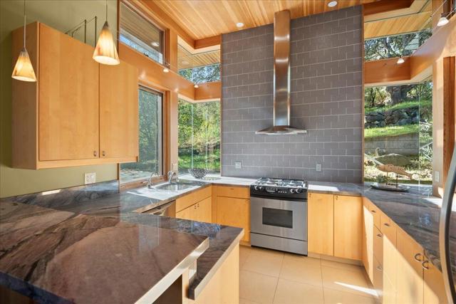 28140 Story Hill Lane, Los Altos Hills CA: https://media.crmls.org/mediaz/45e97fec-fefd-4a7a-a78c-b880ff54f5ed.jpg