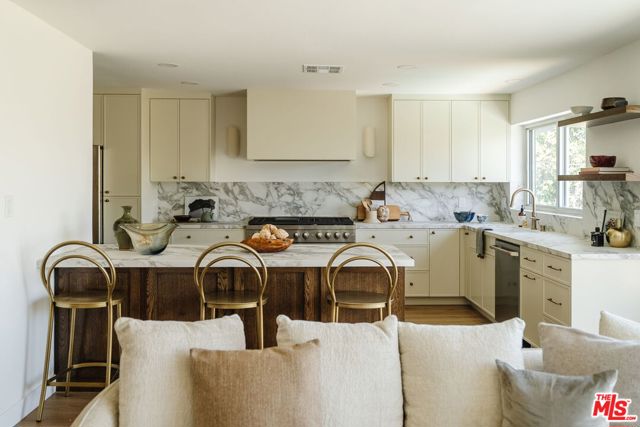8381 Zitola Terrace photo 1