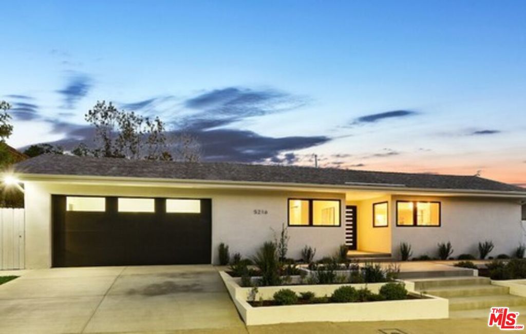 5216 Los Adornos Way, Los Angeles, CA 90027