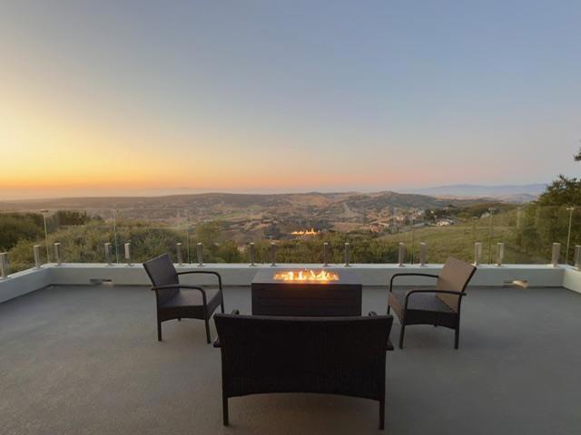 25681 Whip Road, Monterey CA: https://media.crmls.org/mediaz/45ea96fd-ca1b-4116-ab1c-1da782fa4284.jpg