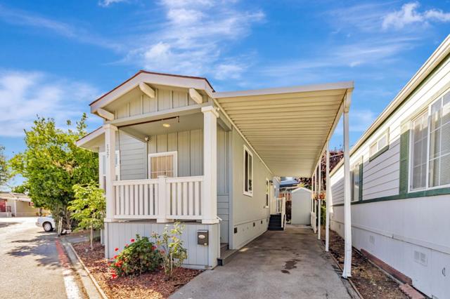 440 Moffet Boulevard, Mountain View CA: https://media.crmls.org/mediaz/45eaa5f3-a60e-47a6-9895-16cf78015777.jpg