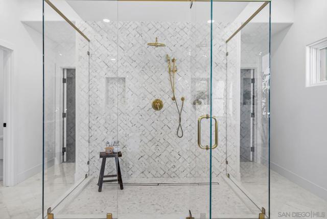 Image 17 of 30 For 14242 Dalia Drive