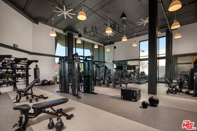 1101 N Main Street, Los Angeles CA: https://media.crmls.org/mediaz/45ec4dbe-9b85-457b-a6cf-5992b559cb58.jpg