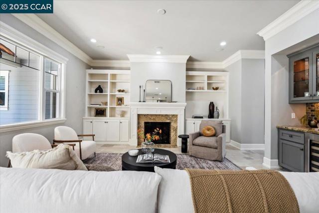 1291 Clover Ln, Walnut Creek CA: https://media.crmls.org/mediaz/45ec6aa7-fd0b-4af1-b00e-5251442359b4.jpg