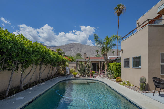 610 S Camino Real, Palm Springs CA: https://media.crmls.org/mediaz/45ecc55d-411a-4df4-903e-d8852257b355.jpg
