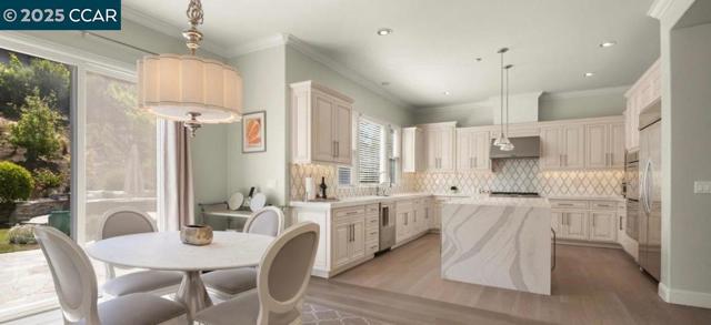 130 Arundel Dr, Hayward CA: https://media.crmls.org/mediaz/45ecd3ab-baef-4578-90ee-dd95f97ca9a7.jpg