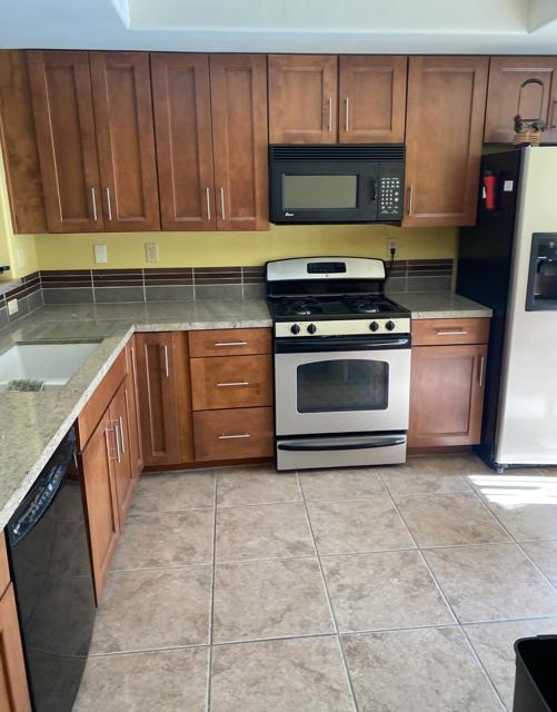 54673 Oakhill, La Quinta CA: https://media.crmls.org/mediaz/45ed7c1c-6e07-4e03-a684-78284cf2dc08.jpg