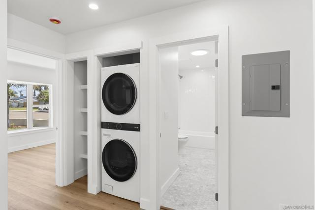 291 Ebony Avenue, Imperial Beach CA: https://media.crmls.org/mediaz/45edd16f-d42a-4337-a1b9-9038fac2227f.jpg