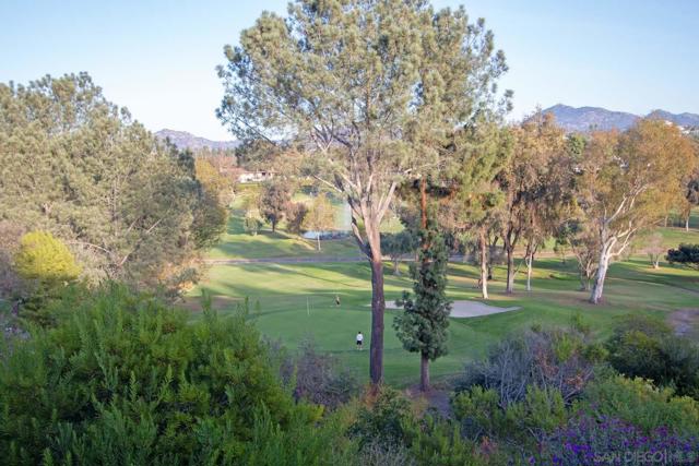 17489 Carnton Way, San Diego CA: https://media.crmls.org/mediaz/45ee2a04-ac5e-40ad-bbde-28868e5648d4.jpg