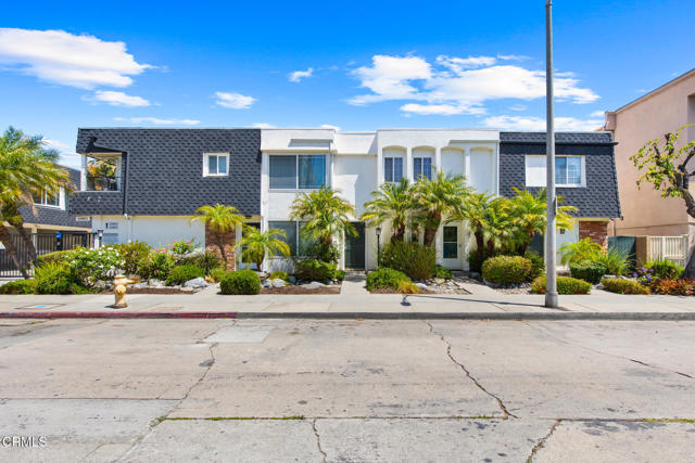 Detail Gallery Image 3 of 25 For 10801 Blix St #2,  North Hollywood,  CA 91602 - 2 Beds | 1/1 Baths