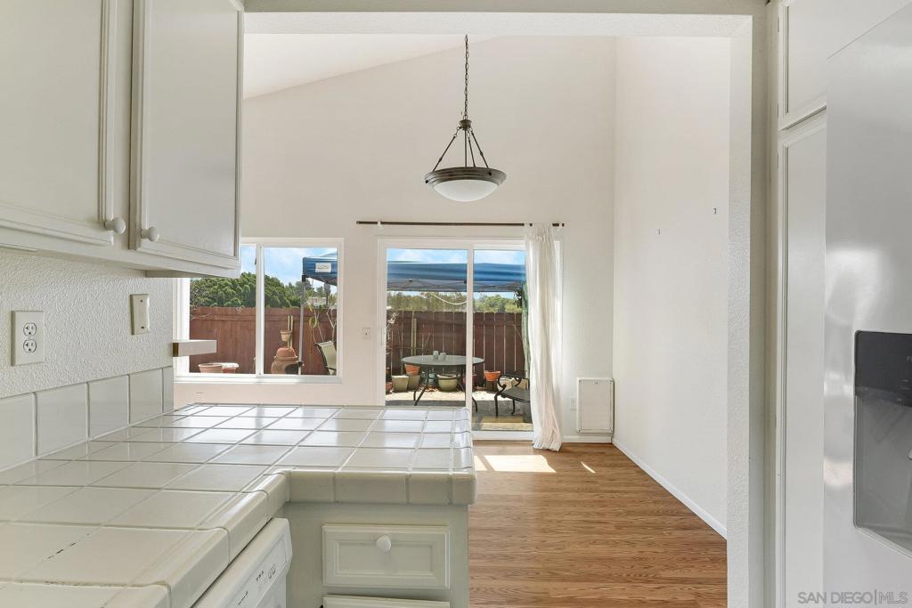 MLS #250035691SD img 11