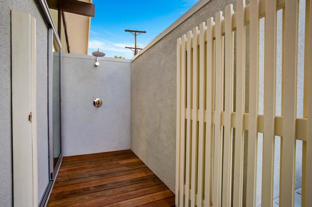 Image 32 of 83 For 992 La Jolla Road