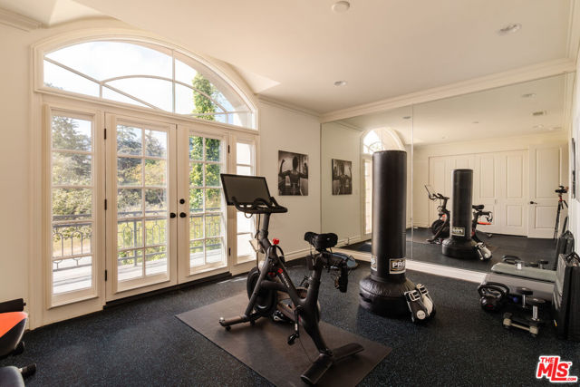 1202 San Vicente Boulevard, Santa Monica CA: https://media.crmls.org/mediaz/45f02060-f829-4682-a0c1-5f87f1dd4eaa.jpg