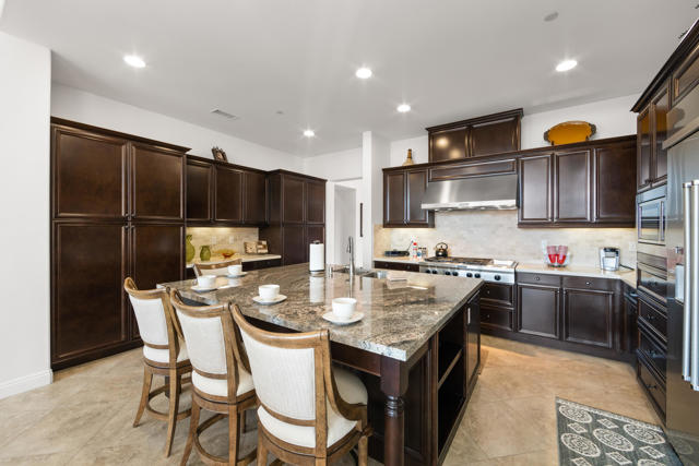 Image 9 of 67 For 80481 Platinum Way