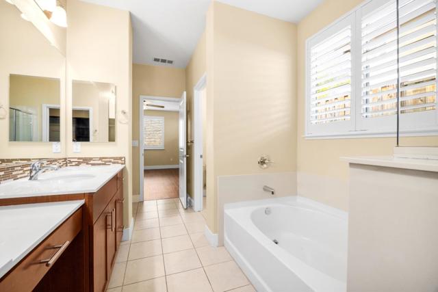 9881 Rancho Hills Drive, Gilroy CA: https://media.crmls.org/mediaz/45f0f298-2b74-48d0-899d-aaf578e8ae3e.jpg