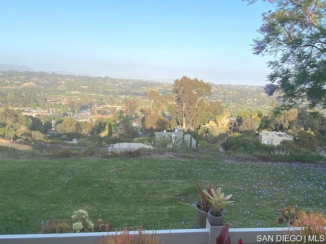 108 S Kihridge LN, Encinitas CA: https://media.crmls.org/mediaz/45f15c7d-e09f-4de4-950a-f2faea39fee8.jpg