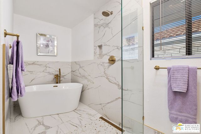 1489 E Francis Drive, Palm Springs CA: https://media.crmls.org/mediaz/45f1e36d-c56f-4d31-ace2-997730debea3.jpg