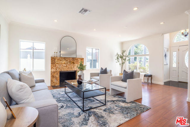 15065 Vose Street, Van Nuys CA: https://media.crmls.org/mediaz/45f1fbff-f90f-4170-af35-69a4961e62ec.jpg