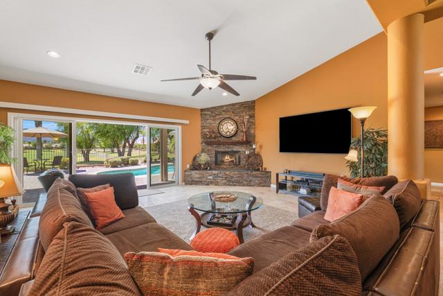 45553 Meadow Lake Drive, Indio CA: https://media.crmls.org/mediaz/45f1feff-e422-4ffc-9806-757d6170e512.jpg