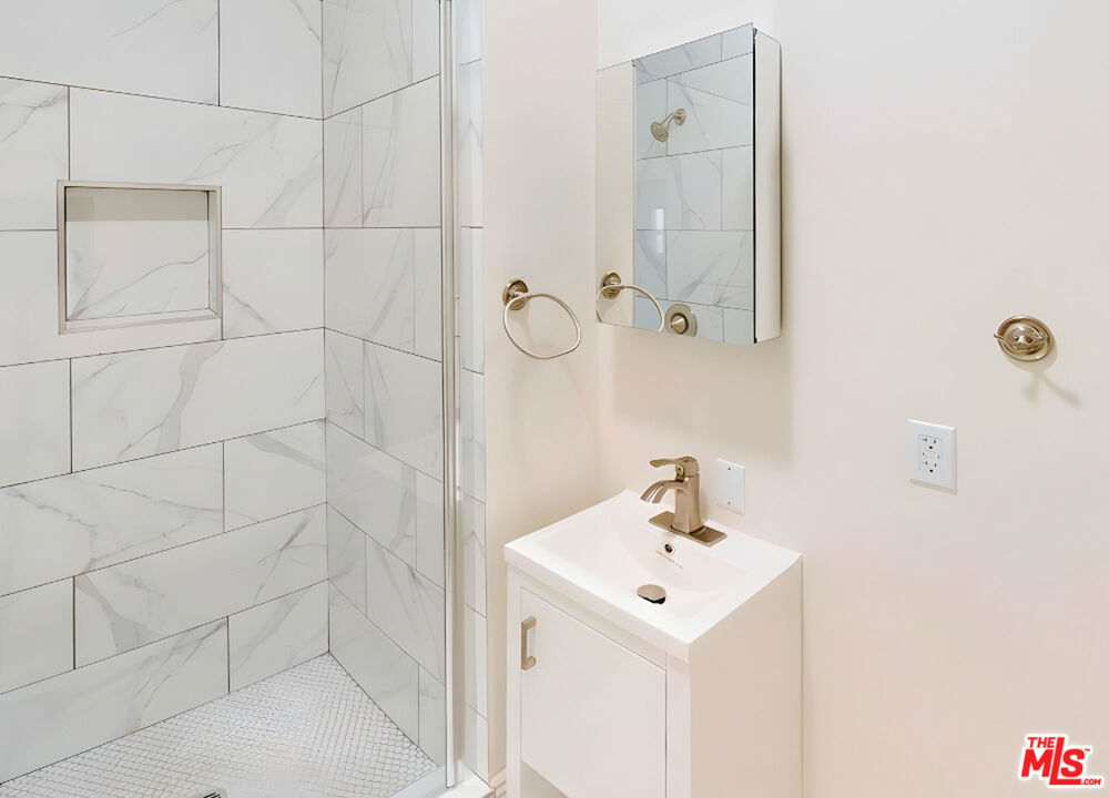 MLS #25625911 image #16